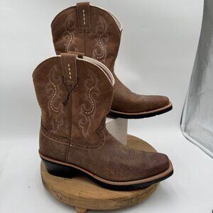 Ariat Women's Fatbaby Heritage Dapper Western Boots are identified by the style